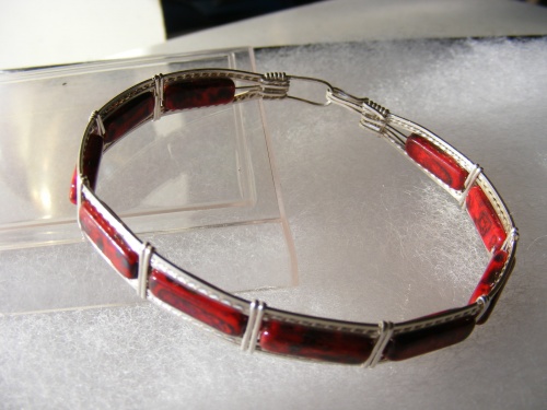 Drama red bracelet