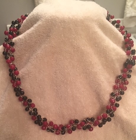 RED AND BLACK BEAD CROCHET NECKLACE